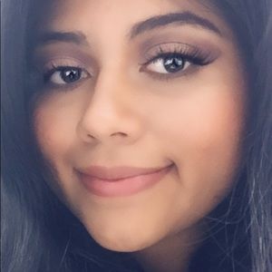 Meet your Posher, Senovia